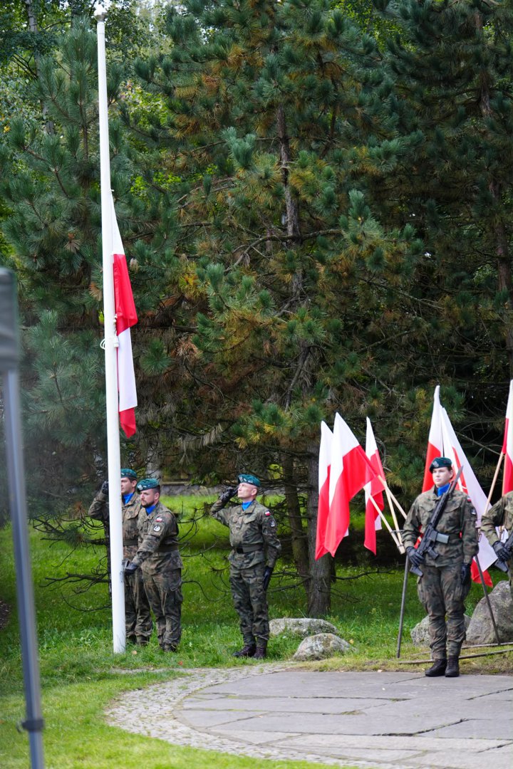 87 lat od sowieckiej agresji na Polskę. Olsztyn oddał hołd poległym