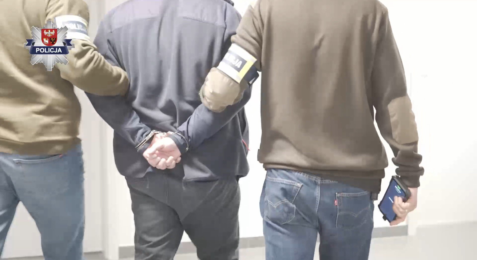 Brali łapówki za „zaliczone” przeglądy? Olsztyńscy policjanci zatrzymali trzy osoby
