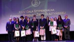 Tu rodzą się przyszłe sukcesy. 85 stypendystów z powiatu olsztyńskiego