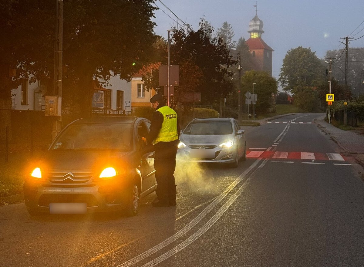 Wsiedli za kierownicę z promilami. 28-latek i 52-latek wpadli podczas porannej akcji policji