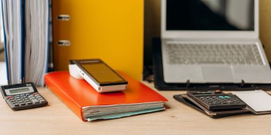 Artykuł: Nadzór nad księgami zamiast pełnego outsourcingu – kiedy warto?