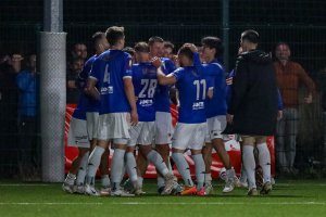 Piłka nożna. IV-ligowe derby dla Stomilu [ZDJĘCIA]