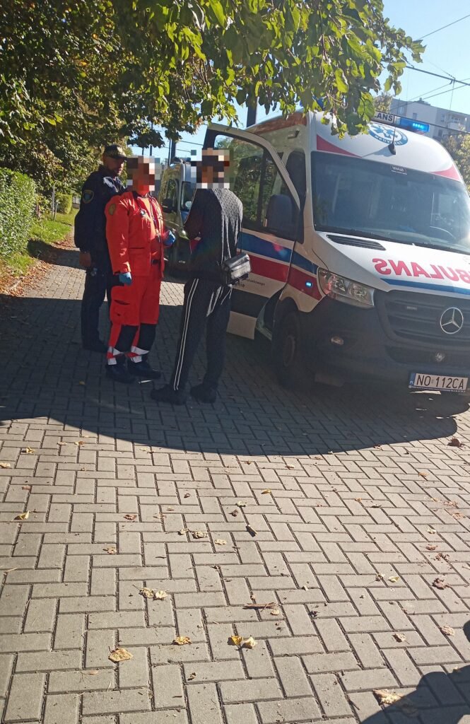 Krew na chodniku i przewrócona hulajnoga. Niebezpiecznie przy ul. Żołnierskiej w Olsztynie