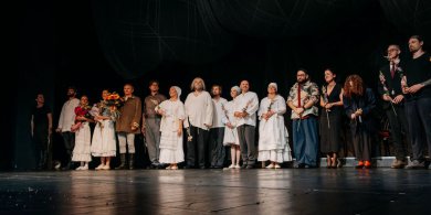 Artykuł: „Toń” porwała publiczność. Emocje na scenie, wyjątkowy bankiet i... urodziny
