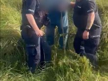 Niebezpiecznie pod Olsztynkiem. 67-latek w piżamie szedł po nasypie kolejowym [WIDEO]