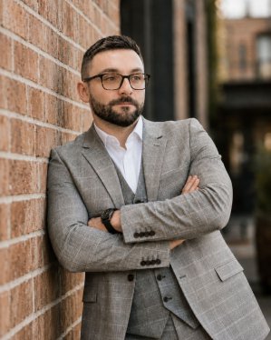 Olsztyński nauczyciel w „Złotej Trzynastce”. Michał Siwkowski powalczy o tytuł Nauczyciela Roku 2026