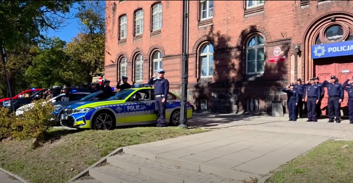 Olsztyńskie służby oddały hołd 29-letniemu policjantowi z Bolesławca