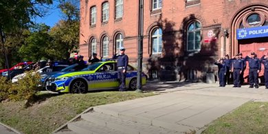 Artykuł: Olsztyńskie służby oddały hołd 29-letniemu policjantowi z Bolesławca [WIDEO]
