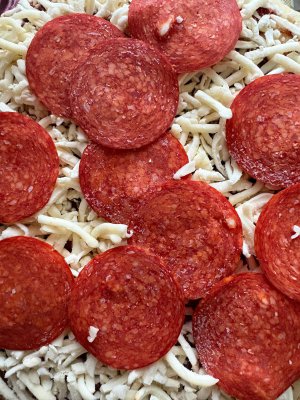 "Muala” za 24,99 zł? Spróbowaliśmy mrożonej pizzy Książula z Żabki