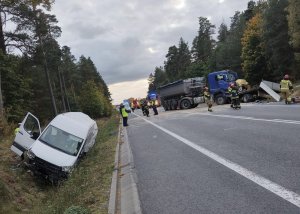 Kadry z miejsca tragicznego zdarzenia. Karambol miał miejsce w 2024 r.