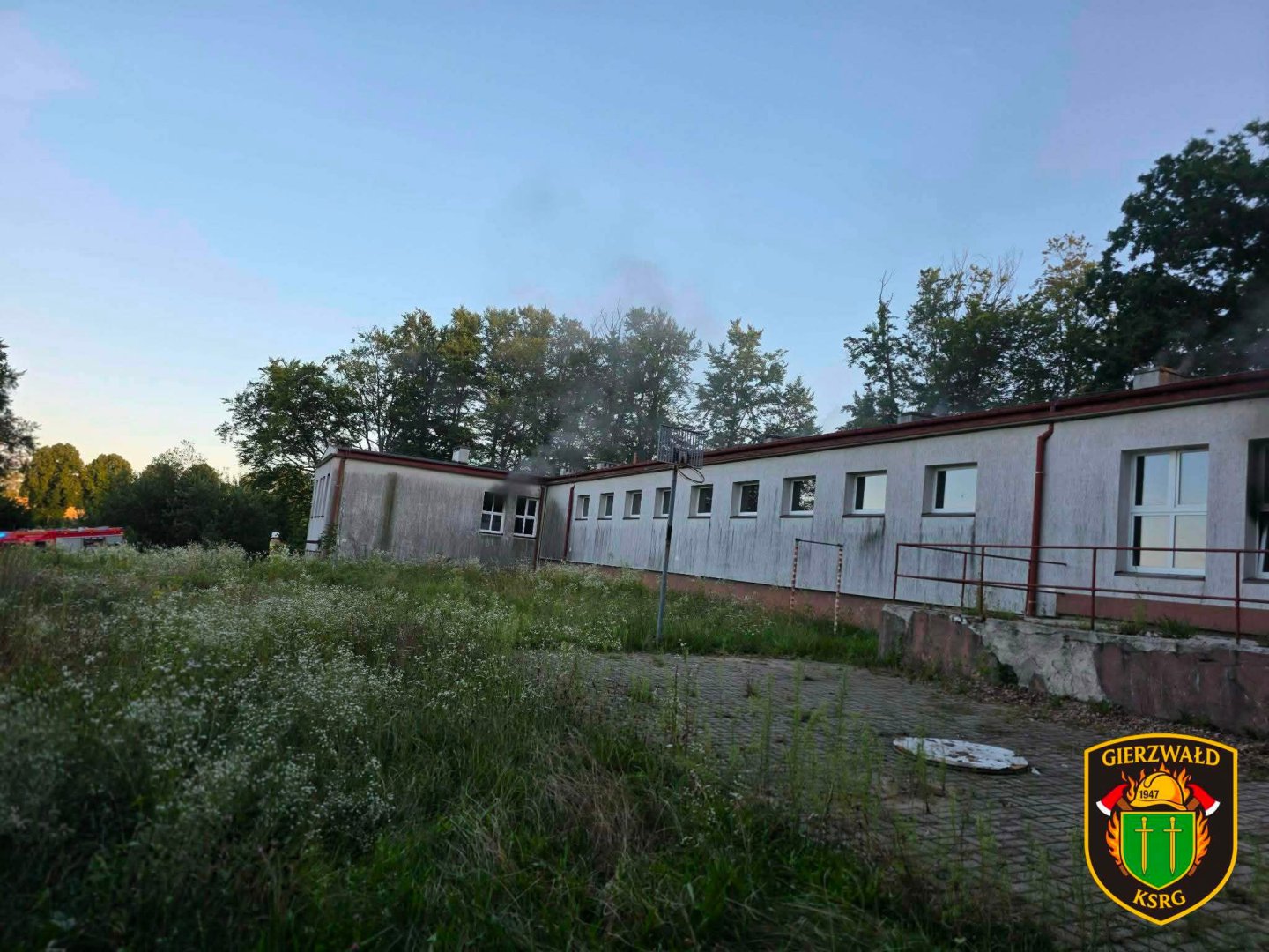 Pow. ostródzki. Pięcioro nastolatków odpowie za dewastację dawnej szkoły. Straty sięgają 80 tys. zł
