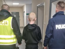 Olsztynek. 17-latek powiedział kolegom o niebezpiecznych przedmiotach. Policja sprawdziła jego dom
