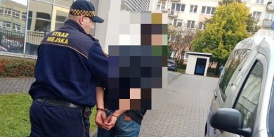 Artykuł: Awanturowali się w lokalu przy ul. Mochnackiego. Jeden z pijanych mężczyzn był poszukiwany