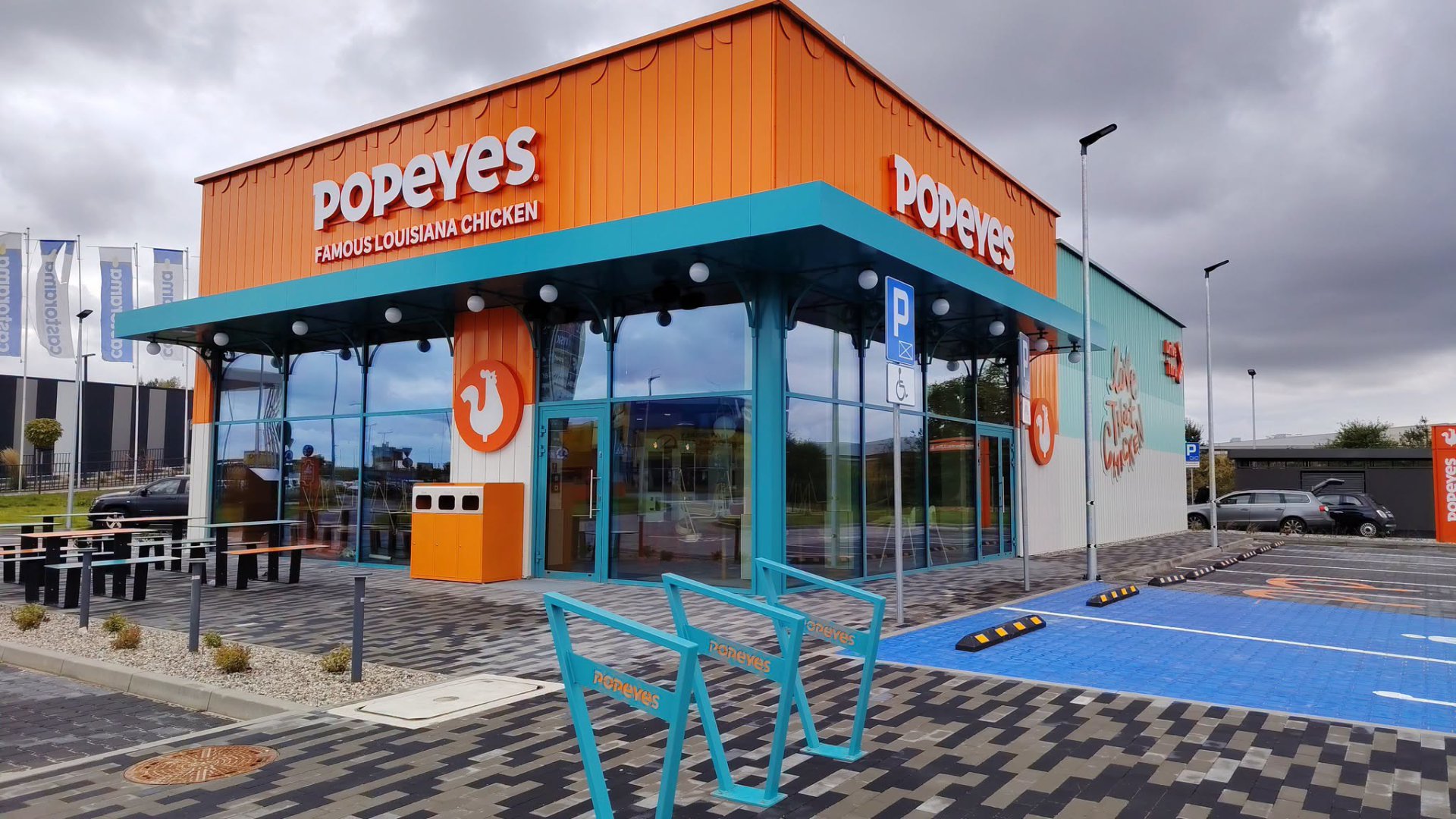 Znany fast food otwiera się przy S7 w Ostródzie. Będą darmowe kanapki!