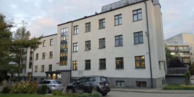 Artykuł: Śmierć 17-latki i upadek pijanego nastolatka. Co się dzieje w internacie olsztyńskiej szkoły muzycznej?