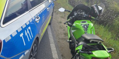 Artykuł: Myślał, że na jednym kole ucieknie przed policją? 19-latek stracił prawo jazdy