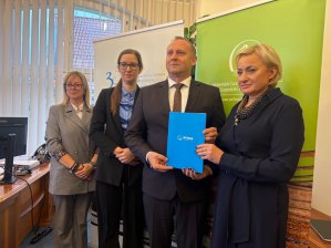 Przedstawiciele gminy Kurzętnik otrzymali dofinansowanie w wysokości 163,3 tys. zł na usuwanie azbestu