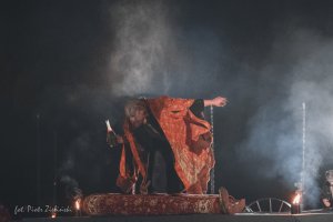 Noc Duchów 2026 w Olsztynie. Nie zabrakło klimatów wprost z "Wiedźmina" i "Dziadów" Mickiewicza [ZDJĘCIA]