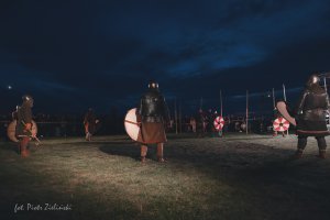 Noc Duchów 2026 w Olsztynie. Nie zabrakło klimatów wprost z "Wiedźmina" i "Dziadów" Mickiewicza [ZDJĘCIA]