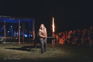 Noc Duchów 2026 w Olsztynie. Nie zabrakło klimatów wprost z "Wiedźmina" i "Dziadów" Mickiewicza [ZDJĘCIA]