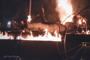 Noc Duchów 2026 w Olsztynie. Nie zabrakło klimatów wprost z "Wiedźmina" i "Dziadów" Mickiewicza [ZDJĘCIA]