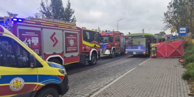 Artykuł: Akcja ratunkowa na przystanku przy ul. Bartąskiej i Stawigudzkiej. Świadkowie ruszyli z pomocą