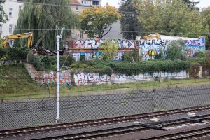 Nowe bloki OTBS coraz bliżej? Przy ul. Partyzantów trwa rozbiórka [ZDJĘCIA]