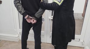 Gmina Barczewo. Włamali się do sklepu w Wójtowie. Ukradli piwo i... 22 opakowań pampersów
