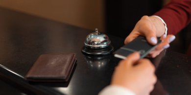 Artykuł: Czeki turystyczne hitem tylko na starcie? Większość dofinansowań z pierwszej tury niewykorzystana