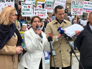 Gorąco przed olsztyńskim ratuszem. Mieszkańcy gmin sąsiednich nie są "hubami na drzewie"