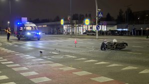 Zderzenie Audi z motocyklem na os. Pojezierze w Olsztynie. 61-latek trafił do szpitala
