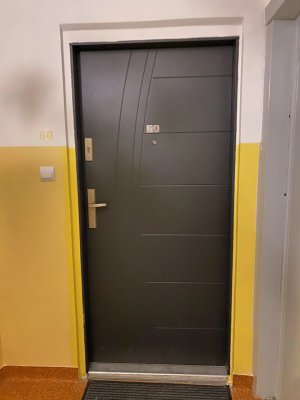 Zakup drzwi wewnętrznych i zewnętrznych. 5 mitów o wymiarach, akustyce i montażu