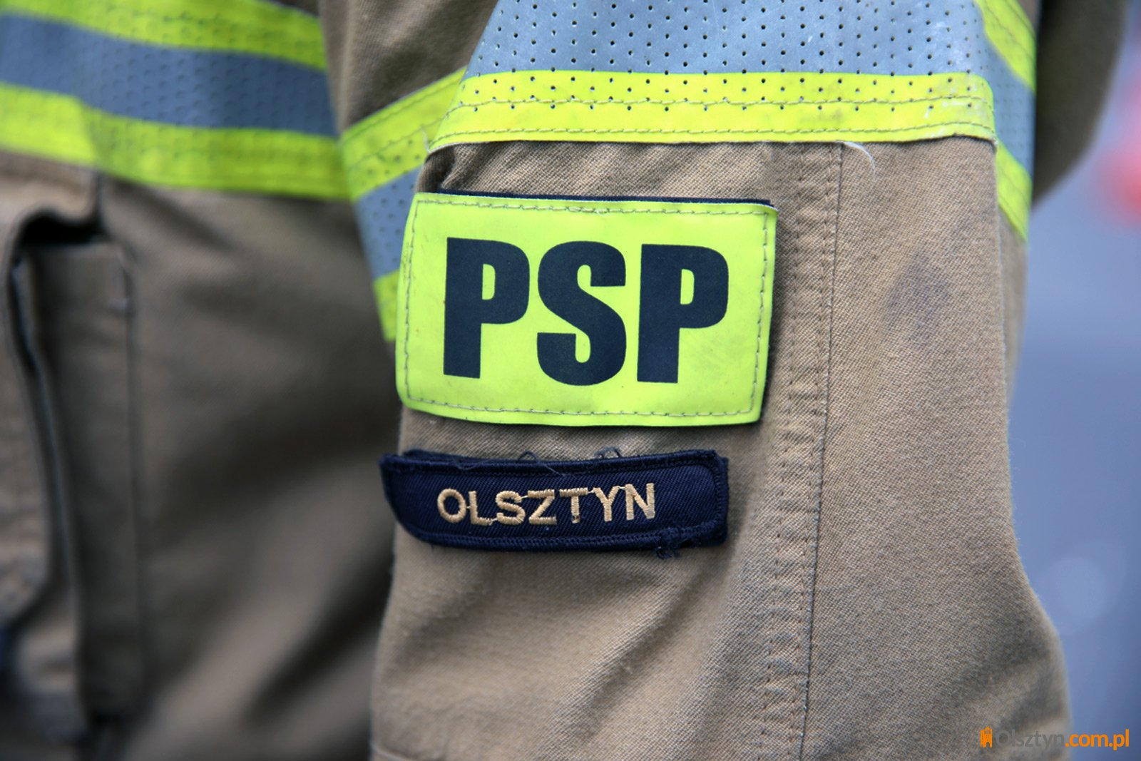 Pożar budynku handlowo-usługowego w Gutkowie. Na miejscu 14 zastępów straży pożarnej