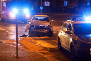 Olsztyn. Kolizja przy szpitalu miejskim. Zawinił 22-latek w "dostawczaku" [ZDJĘCIA]