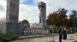 70 lat temu Olsztyn stanął po stronie Węgrów. Uczniowie odtworzyli manifestację [ZDJĘCIA]
