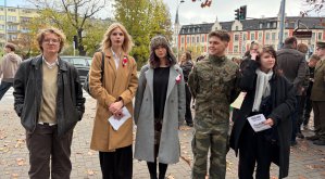 70 lat temu Olsztyn stanął po stronie Węgrów. Uczniowie odtworzyli manifestację [ZDJĘCIA]