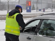 Pijany kierowca próbował staranować  policjanta