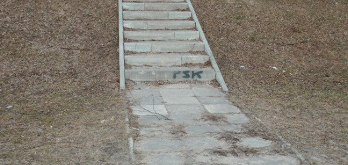 Seniorzy proszą o balustrady