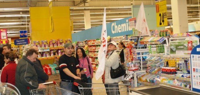 Protesty przed TESCO