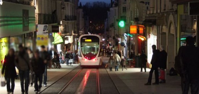 Przystanki tramwajowe - drugie starcie mieszkańców z projektantami