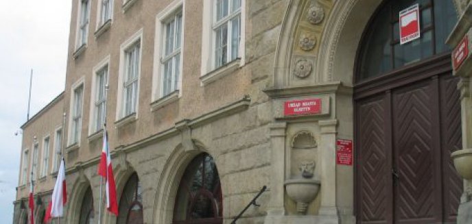 Ratuszowych rezygnacji ciąg dalszy