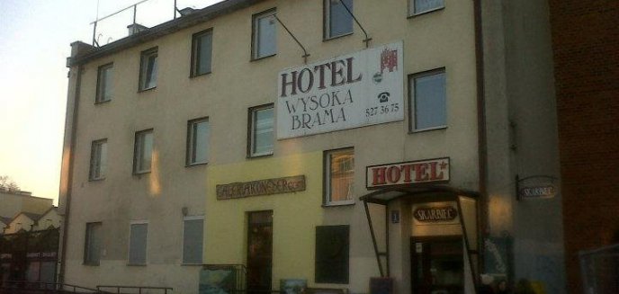 Piękna ta Wysoka Brama, a to obok to co?