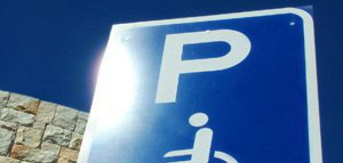 Rozwiążą problem wnuka parkującego ''na kartę'' babci?