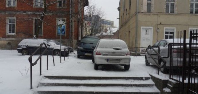 Dalszy ciąg popisów parkujących olsztynian