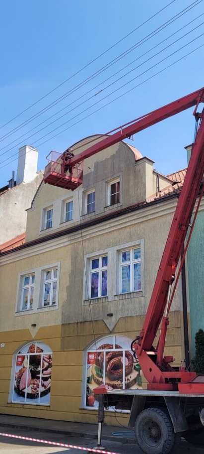 USŁUGI DŹWIGOWE ROBERT CIEŚLA