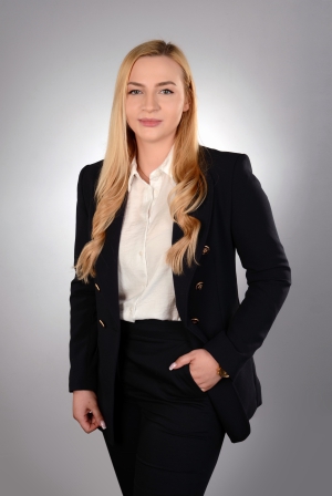 MONIKA PIEŃKOS