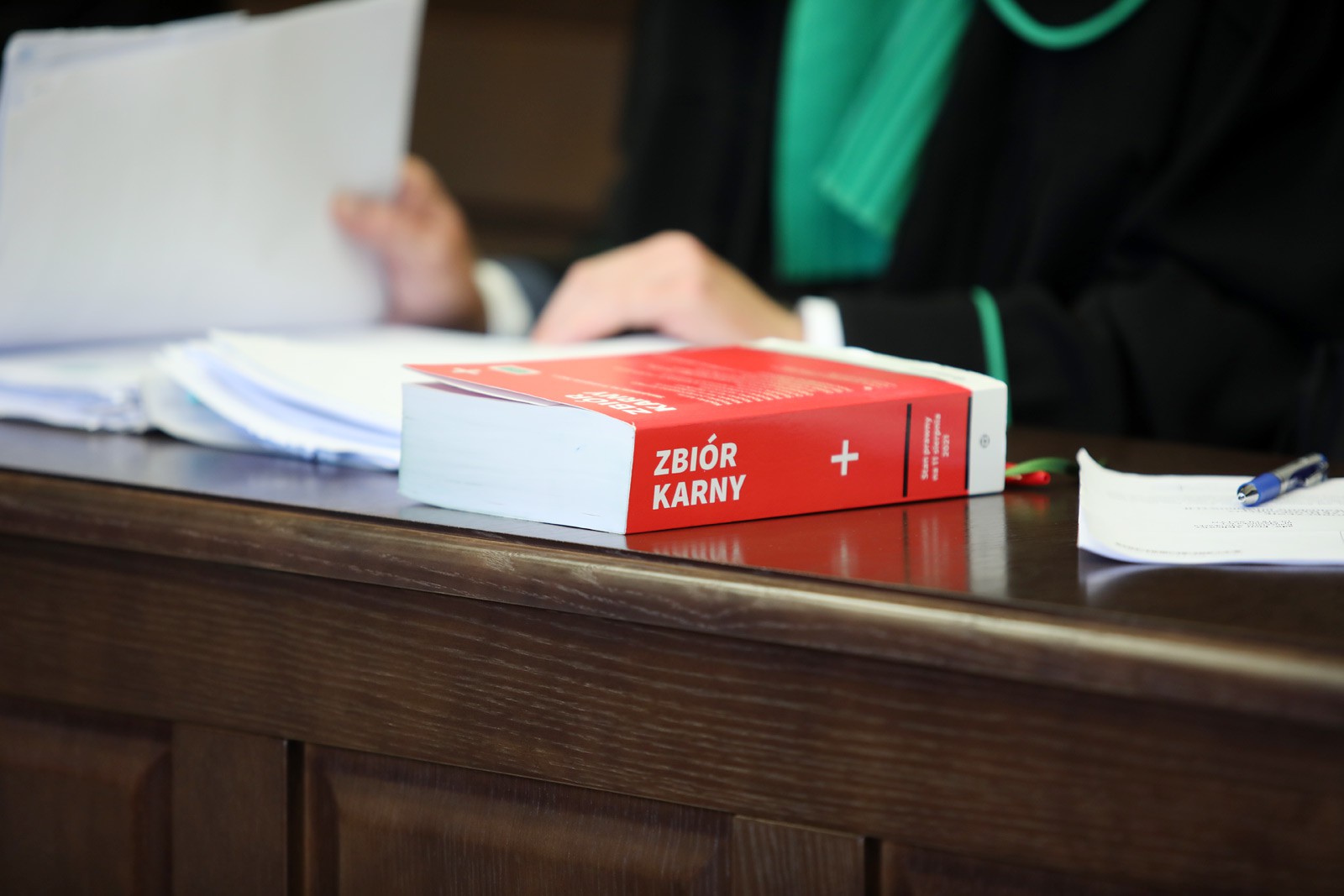 Oszukali mieszkankę Olsztyna na 100 tys. zł. Grupa fałszywych pracowników banku z wyrokami