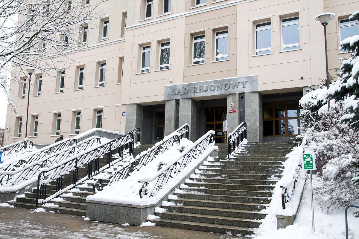 Próba samobójcza w Sądzie Rejonowym w Olsztynie. Policjanci interweniowali w ostatniej chwili