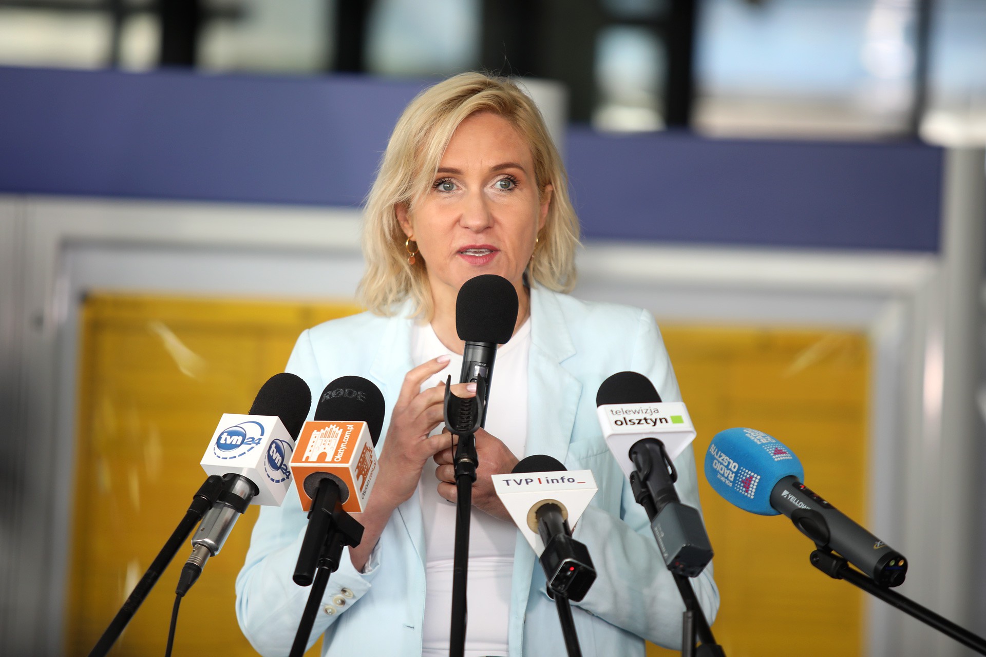 Przedsiębiorcy, szpitale i... sanah. Jak Urszula Pasławska reprezentuje Warmię i Mazury w Sejmie?