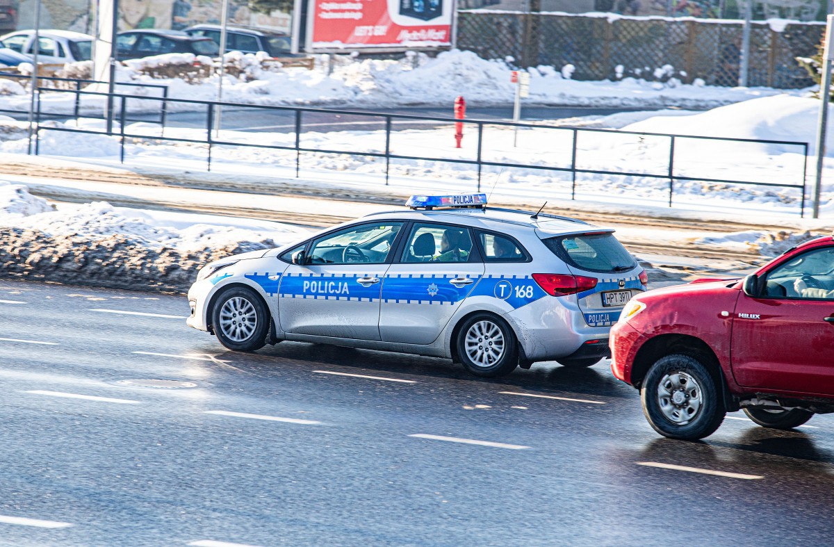 Olsztyn. 3,5 promila za kierownicą BMW, cztery zakazy zignorowane i pijany 25-latek zatrzymany o świcie